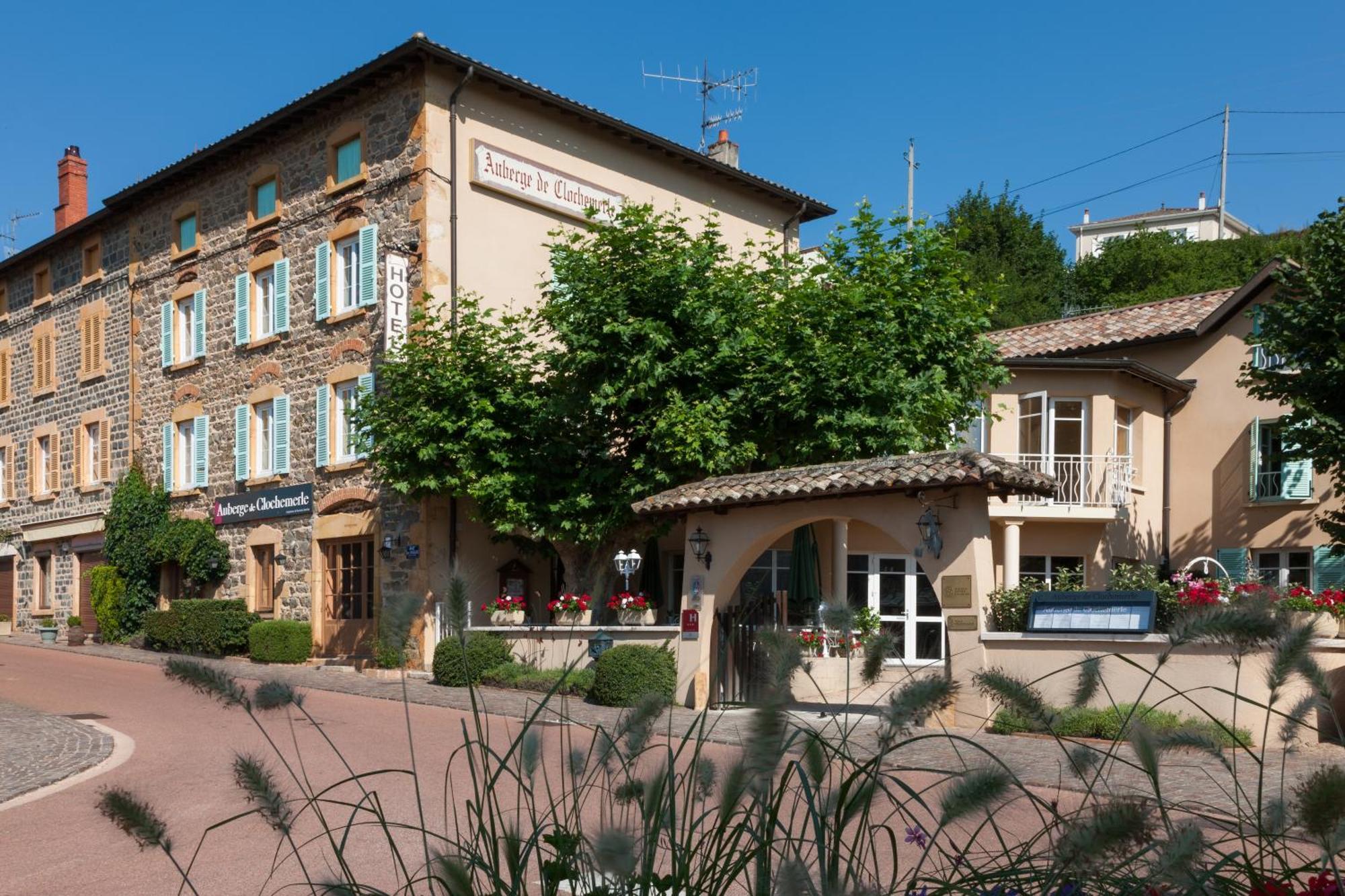 Auberge De Clochemerle, Spa Privatif & Restaurant Gastronomique Vaux-en-Beaujolais Esterno foto